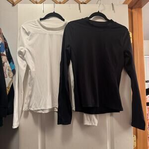 ZYIA Active Set of 2 Black and White Athletic Long Sleeve Shirts Woman’s Large